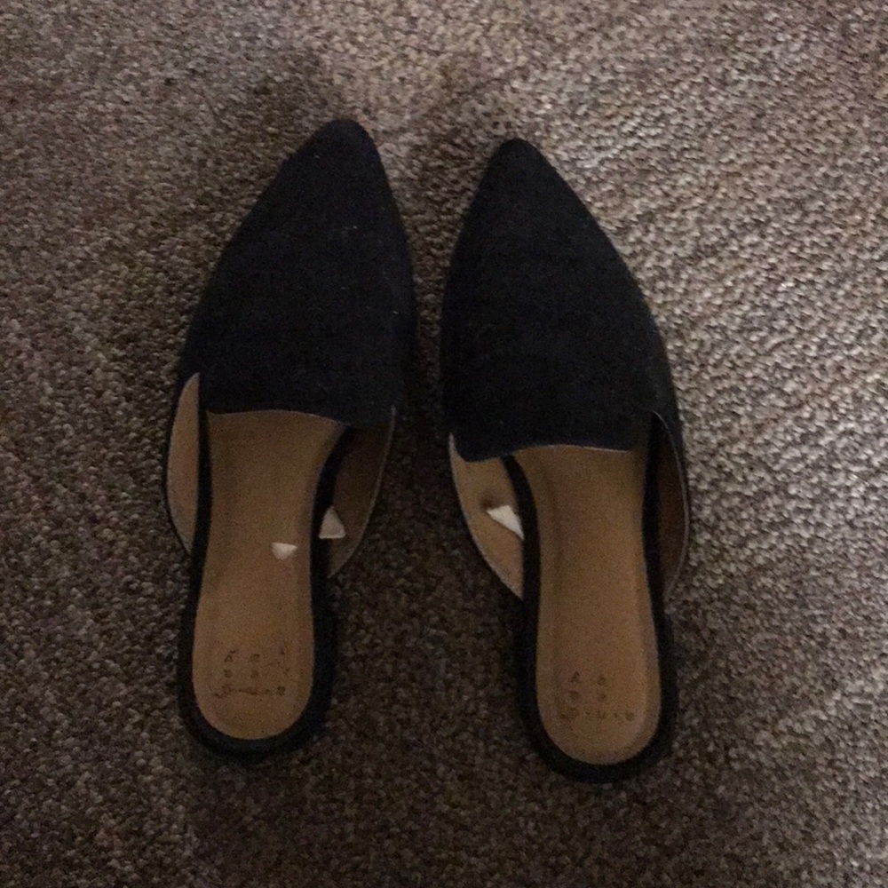 Super stylish flats!